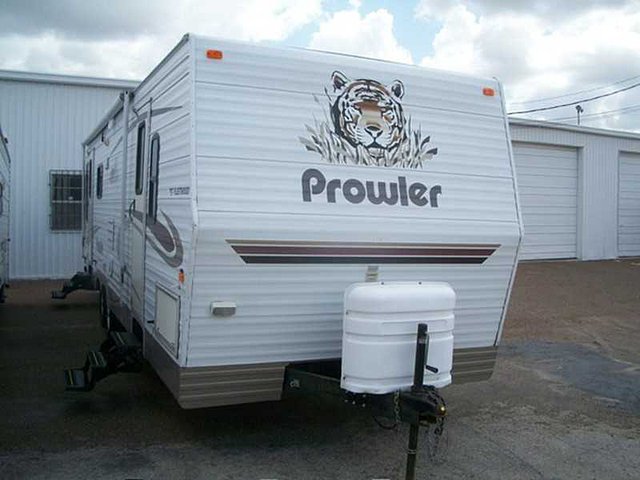 2005 Fleetwood Prowler Photo