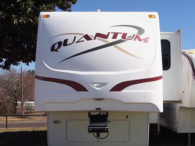 2008 Fleetwood Quantum Photo