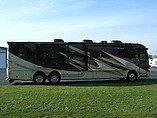 2009 Fleetwood Revolution Photo #5