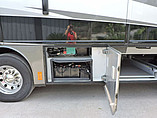 2006 Fleetwood Revolution LE Photo #20