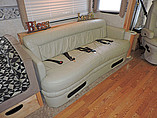 2006 Fleetwood Revolution LE Photo #68