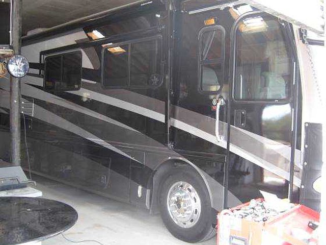 2003 Fleetwood Revolution Photo