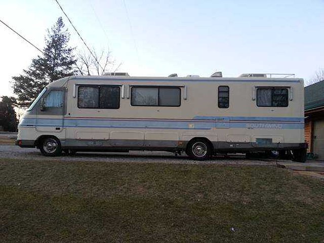 1990 Fleetwood Southwind Photo