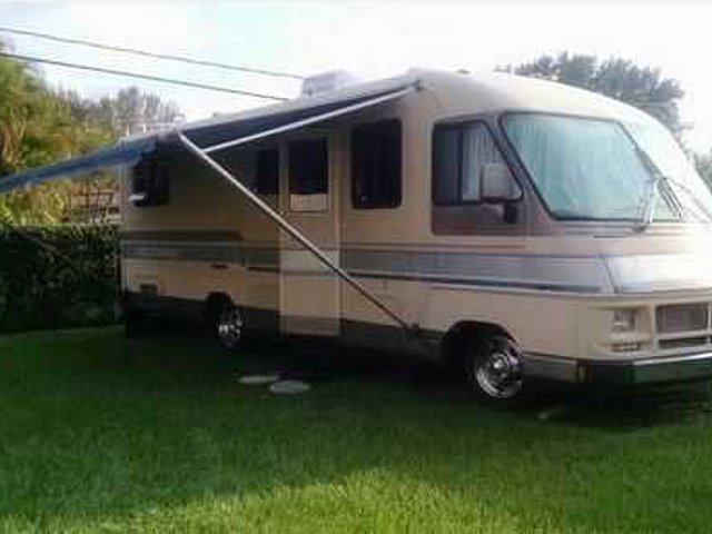 1990 Fleetwood Southwind Photo