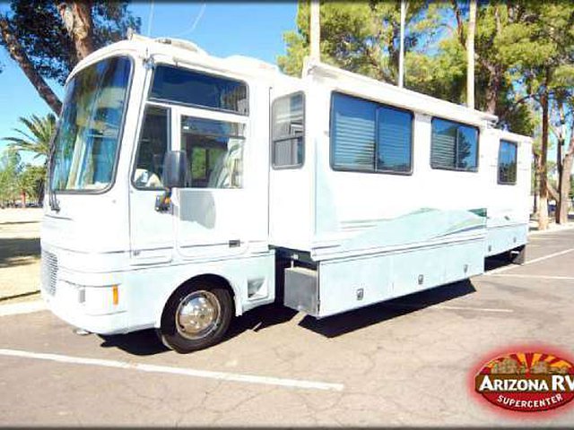2000 Fleetwood Southwind Photo