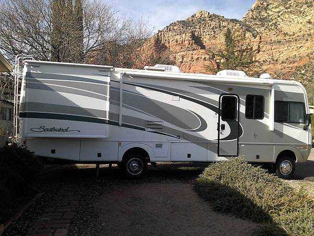 2005 Fleetwood Southwind Photo