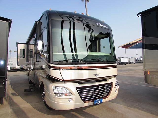 2015 Fleetwood Southwind Photo
