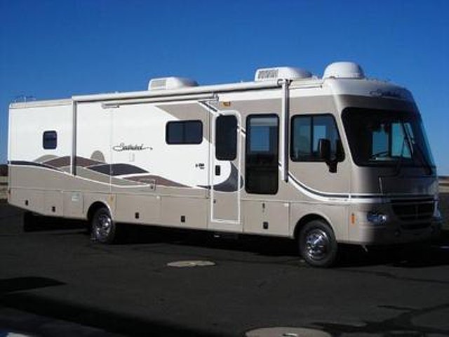 2004 Fleetwood Southwind Photo
