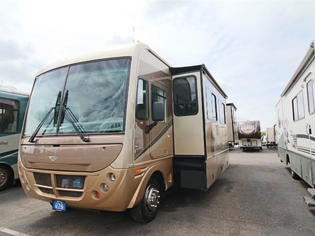 2005 Fleetwood Southwind Photo