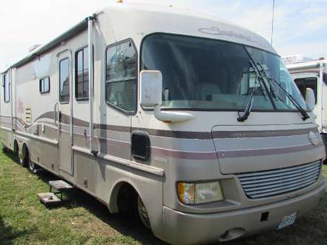 1996 Fleetwood Southwind Photo