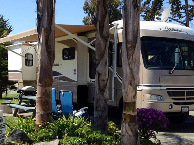 2004 Fleetwood Southwind Photo