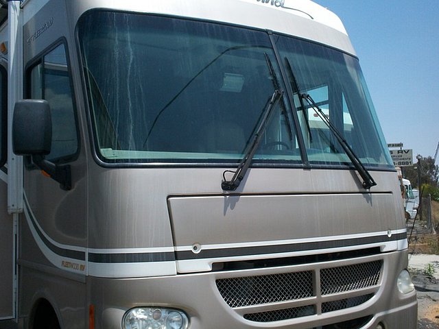 2004 Fleetwood Southwind Photo