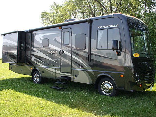 2015 Fleetwood Storm Photo
