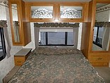 2004 Fleetwood Terra Photo #9