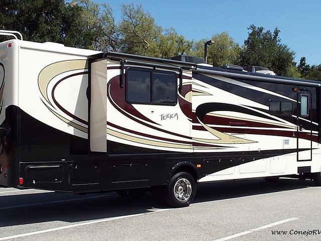 2013 Fleetwood Terra Photo