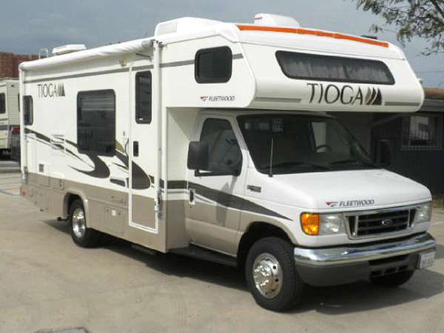 2005 Fleetwood Tioga Photo