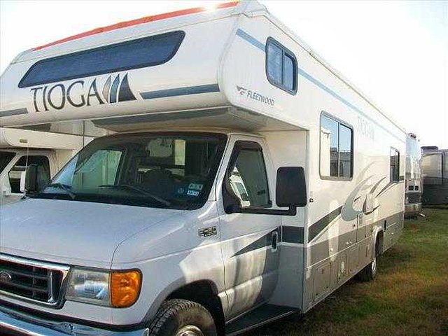 2005 Fleetwood Tioga Photo