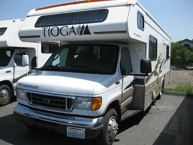 2006 Fleetwood Tioga Photo