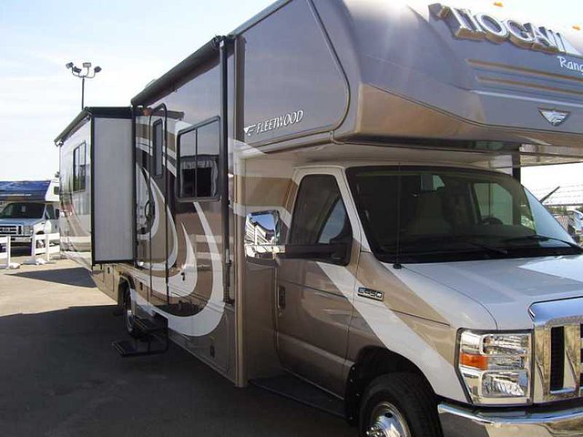 2015 Fleetwood Tioga Ranger Photo