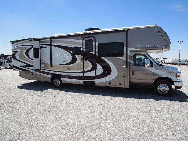 2015 Fleetwood Tioga Ranger Photo