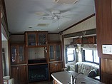 2005 Fleetwood Triumph Photo #30
