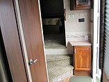 2004 Fleetwood Triumph Regency Photo #13