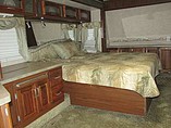 2004 Fleetwood Triumph Regency Photo #15