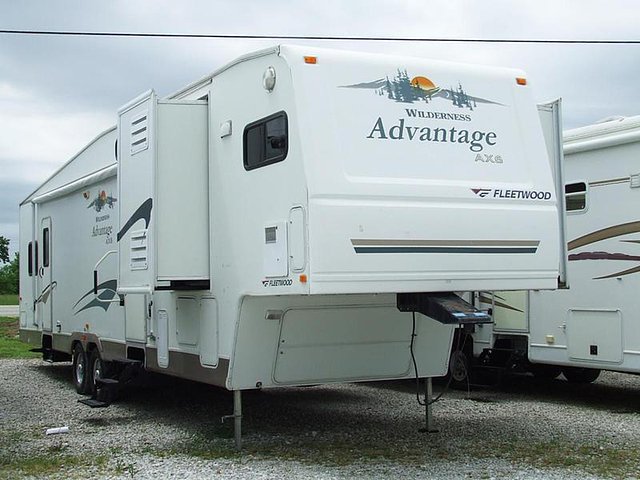 2005 Fleetwood Wilderness Photo