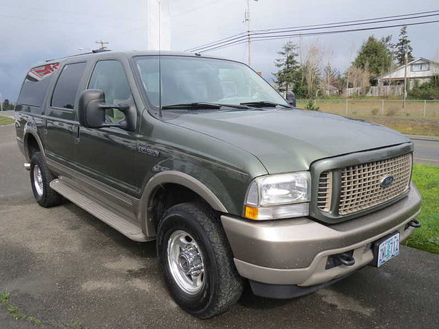 2003 Ford Excursion Photo