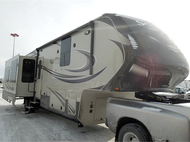 15 Grand Design Solitude