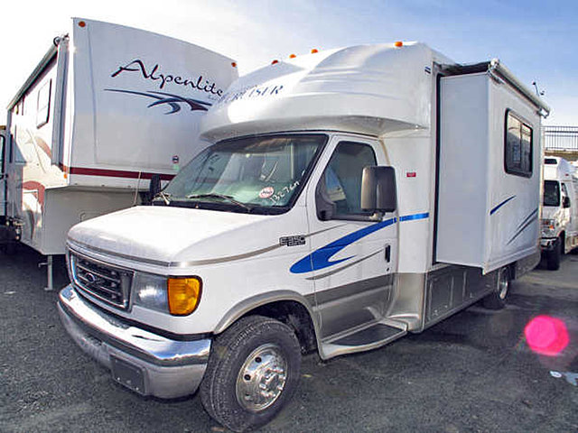 2003 Gulf Stream BT Cruiser Photo