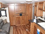 2016 Gulf Stream Conquest Photo #21