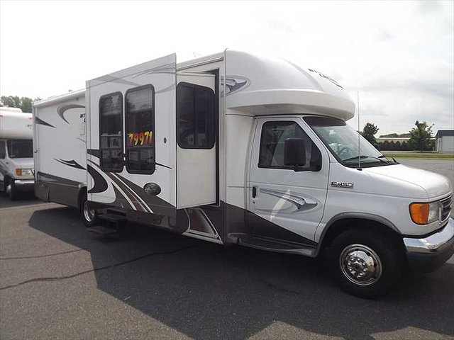 2008 Gulf Stream Conquest Photo