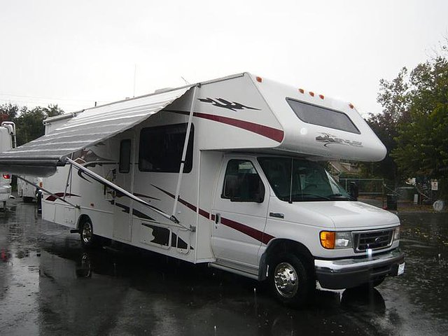 2006 Gulf Stream Conquest Photo