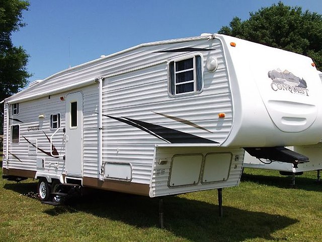 2005 Gulf Stream Conquest Photo