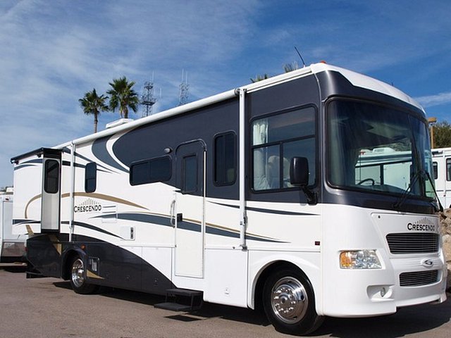 2008 Gulf Stream Crescendo Photo