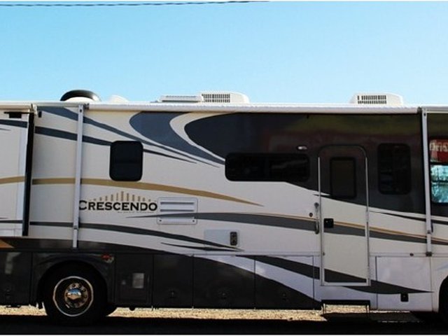 2008 Gulf Stream Crescendo Photo