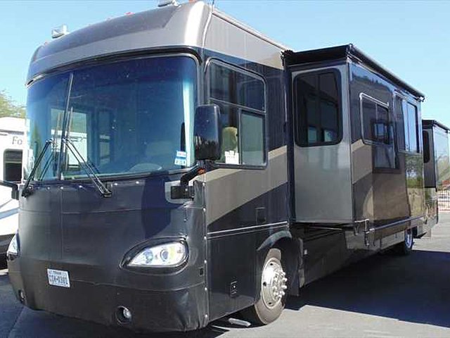 2008 Gulf Stream Crescendo Photo