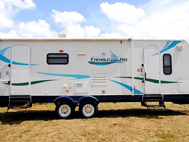 2007 Gulf Stream Emerald Photo