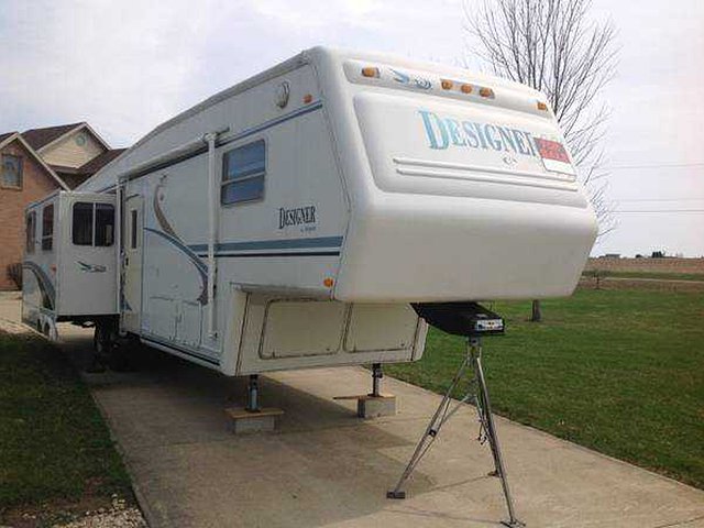 2000 Jayco Designer Photo