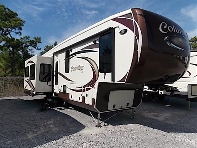 2015 Palomino Columbus Photo