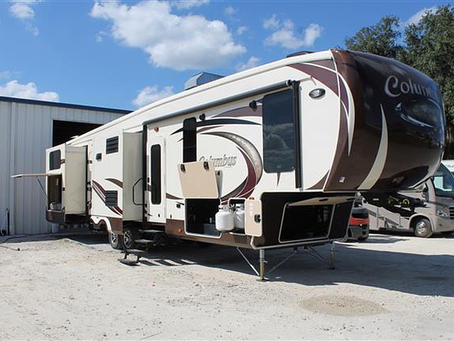2015 Palomino Columbus Photo