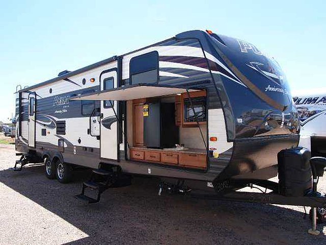 2015 Palomino Puma Photo