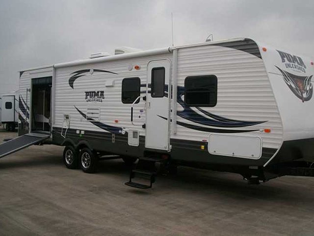 2015 Palomino Puma Unleashed Photo