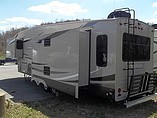2016 Palomino Sabre Photo #5