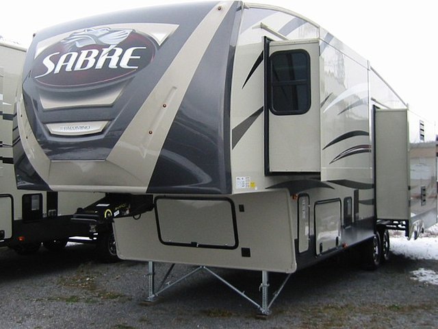 2015 Palomino Sabre Photo