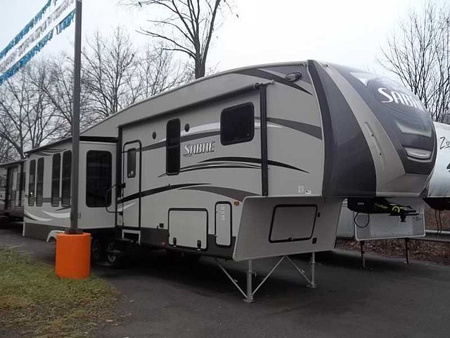 2016 Palomino Sabre Photo