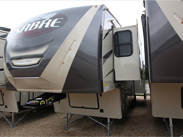 2016 Palomino Sabre Photo