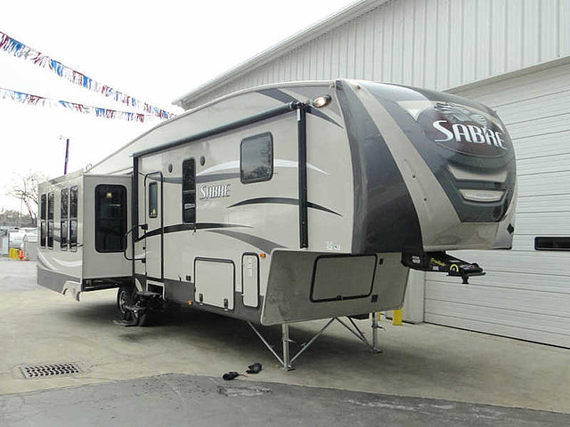 2015 Palomino Sabre Photo