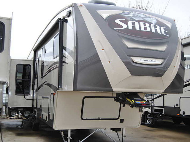 2015 Palomino Sabre Photo